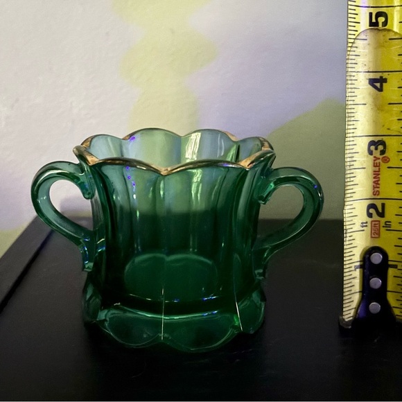 Elegant Green Glass Vase with Gold Accents​ - Picture 2 of 4